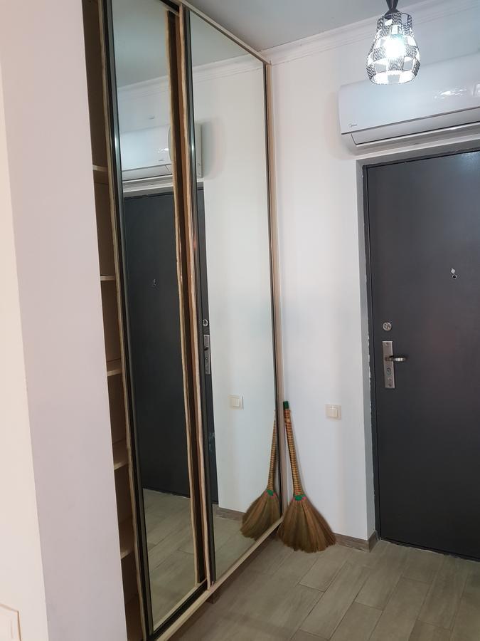 Apartments Cira 01 Batumi Exterior photo